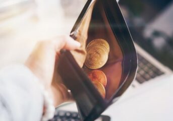 How is a Cryptocurrency Exchange Differ from a Crypto Wallet?